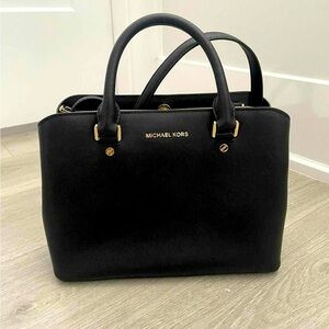 Michaels Kors Satchel Purse